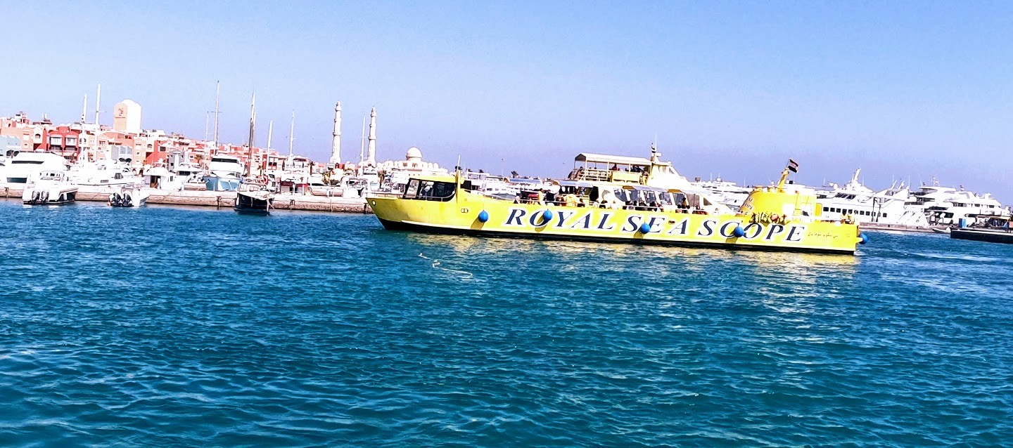 Semi submarine in El Gouna