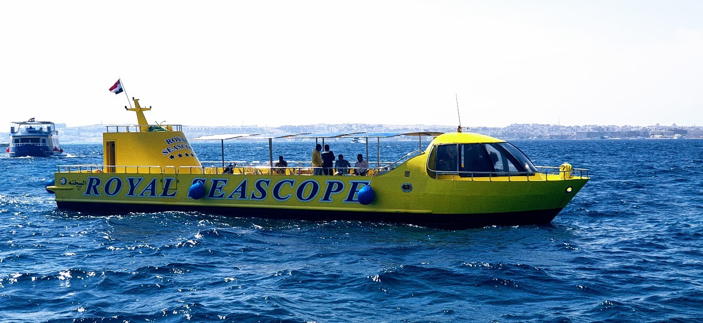 Semi submarine in El Gouna