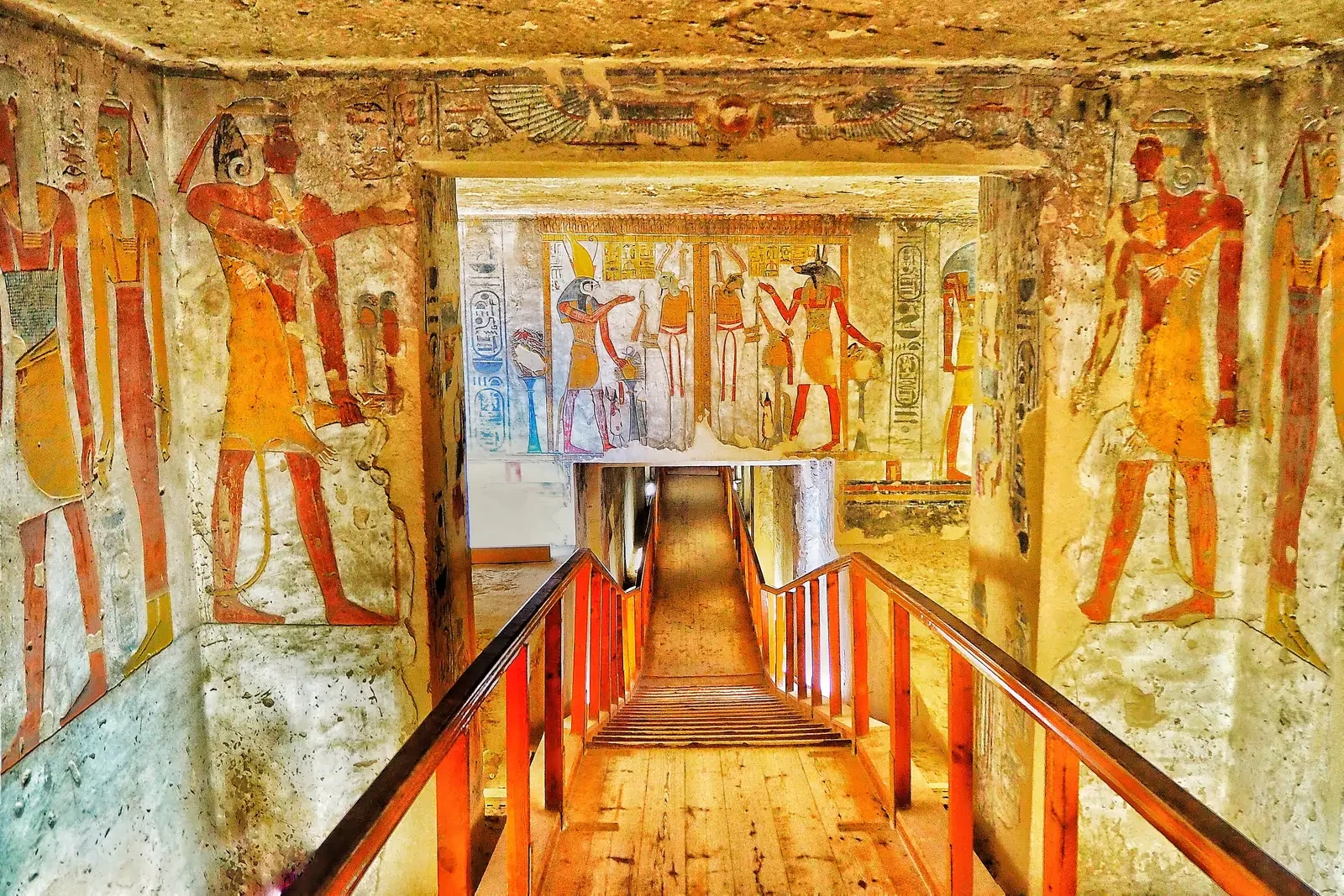 Day Trip from Hurghada to Luxor-Kings Valley by bus