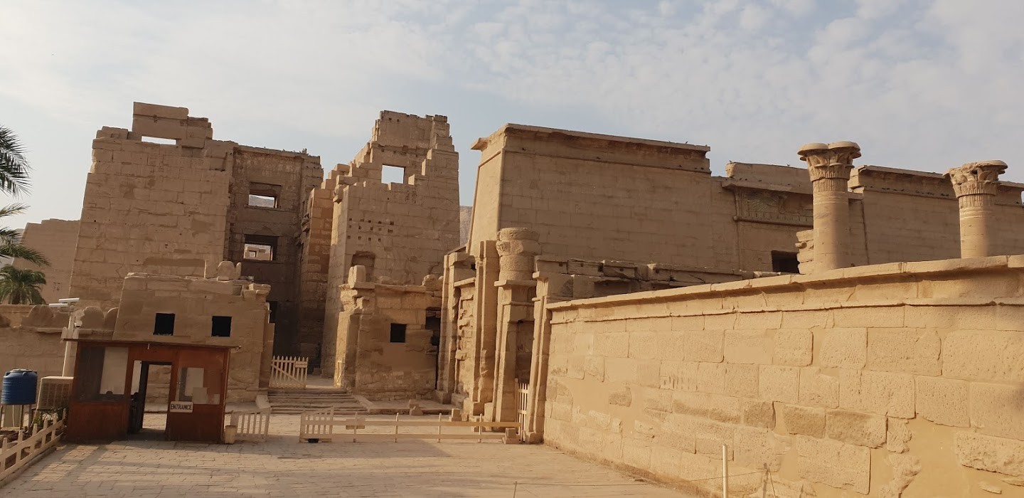 Half-day trip to Thebes West