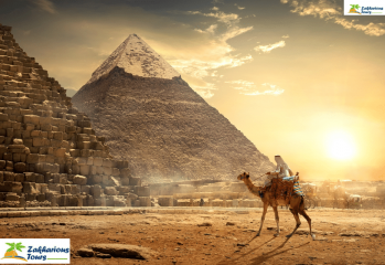 die Pyramide Chephren aud dem Plateau von Gizeh flug hurghada kairo