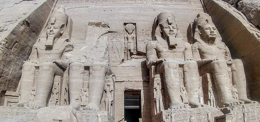 2 Tagesausflug nach Abu Simbel von Hurghada der tempel ramses der zweite in abu simbel