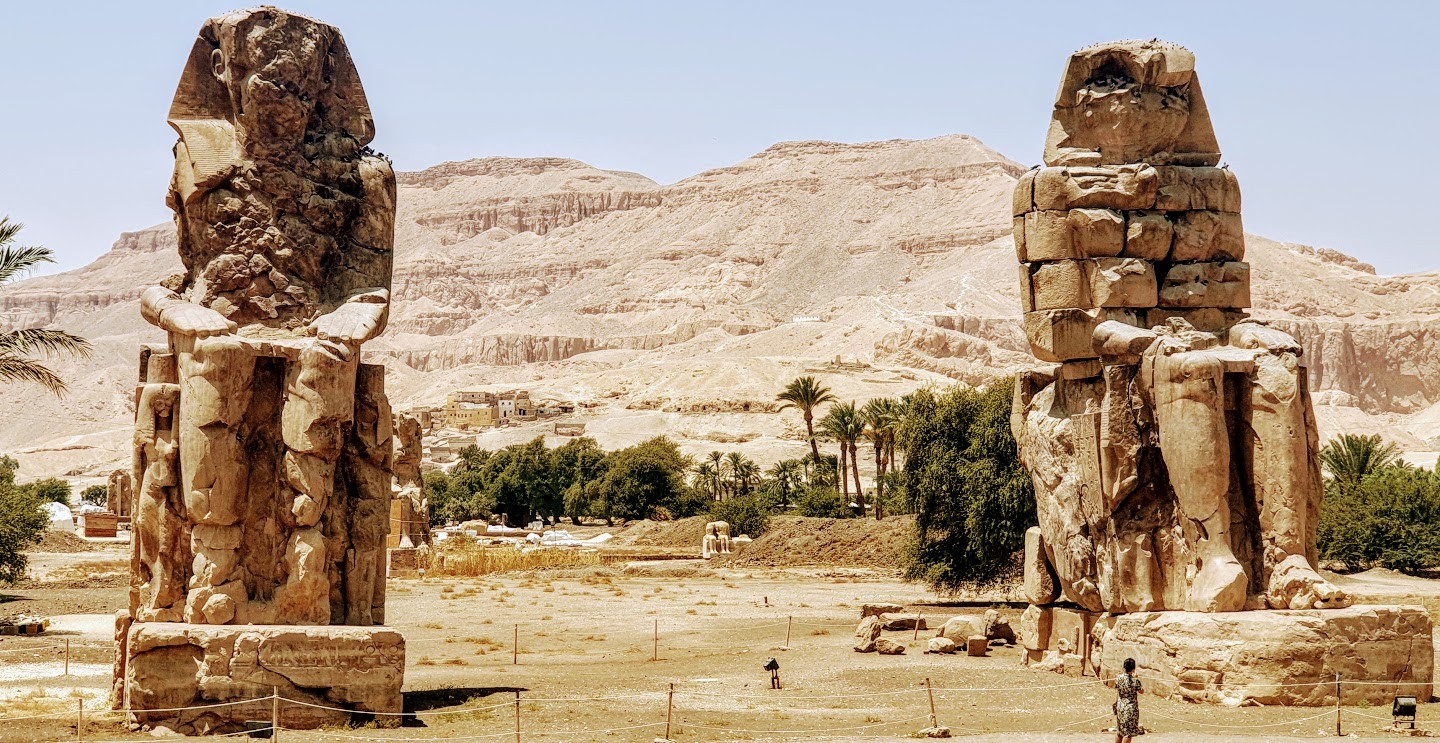 Von Hurghada Privater 2-Tagesausflug nach Luxor mit Übernachtung, Hurghada ausflüge, hurghada touren, hurghada aktivitäten, hurghada sehenswürdigkeiten,Memnon kolossen in Theben West, Privat Zweitägiger Ausflug nach Luxor von  hurghada ausflüge