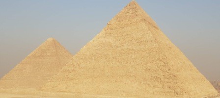 das Plateau von Gizeh die 3 pryamiden von Gizeh  privater ausflug nach kairo giizeh von  el gouna ausflüge
