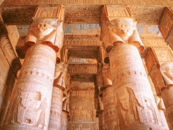Memnon kolossal im Theben West
