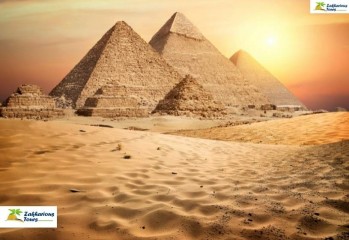 die Pyramide Chephren aud dem Plateau von Gizeh flug hurghada kairo